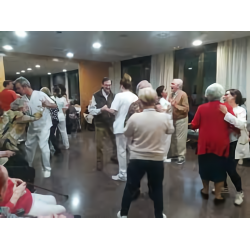 El PP de Viladecans se reúne con la  Asociación Casal de Gent Gran Torre Roja