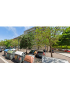 Demanem que es revisi i actuï en el possible enfonsament de l'aparcament de l'Avinguda Fraternitat