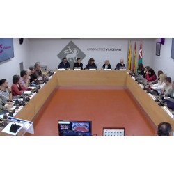 Quieren que estemos calladitos. Pero nuestro concejal pone a la Alcaldesa en su sitio