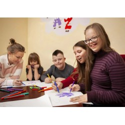 Apoyamos que se dote a los colegios de más personal para estudiantes con necesidades especiales